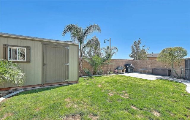 5017 River Ash Way, Fontana, CA 92336