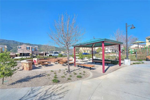 5017 River Ash Way, Fontana, CA 92336