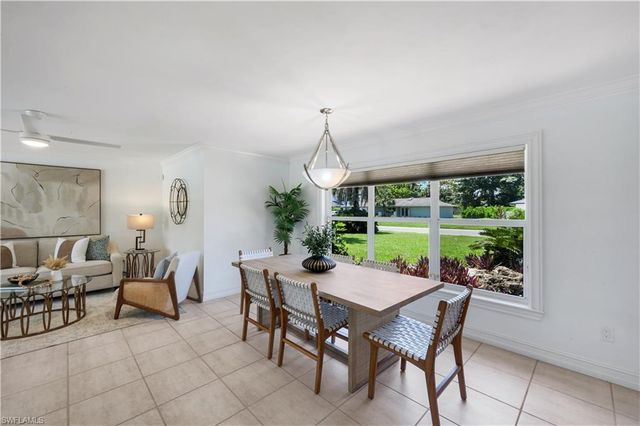 675 Pompano DR, Naples, FL 34110