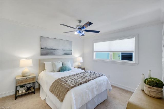 675 Pompano DR, Naples, FL 34110