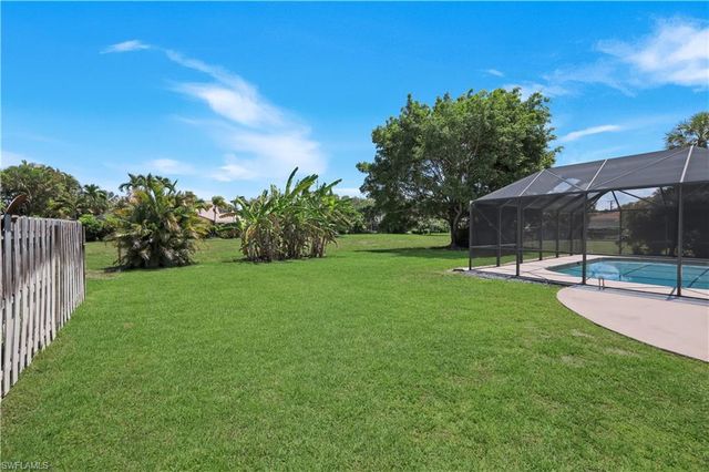 675 Pompano DR, Naples, FL 34110