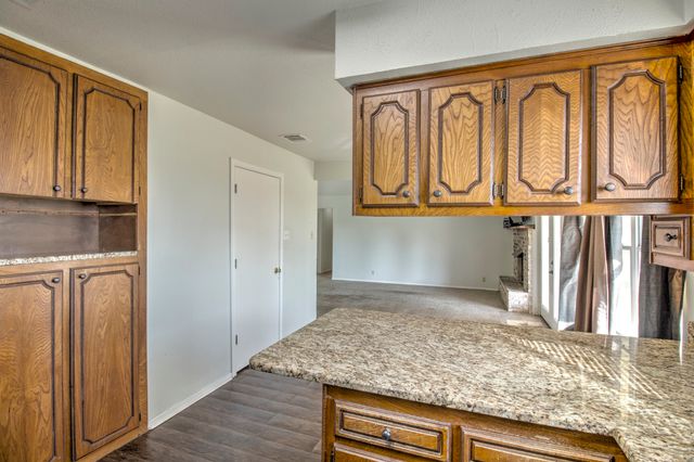 103 Brookshear Drive, Whitesboro, TX 76273