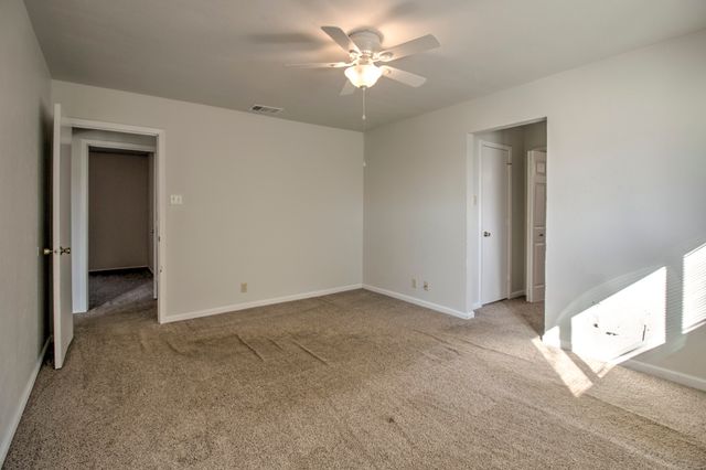 103 Brookshear Drive, Whitesboro, TX 76273