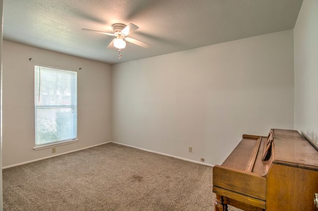 103 Brookshear Drive, Whitesboro, TX 76273