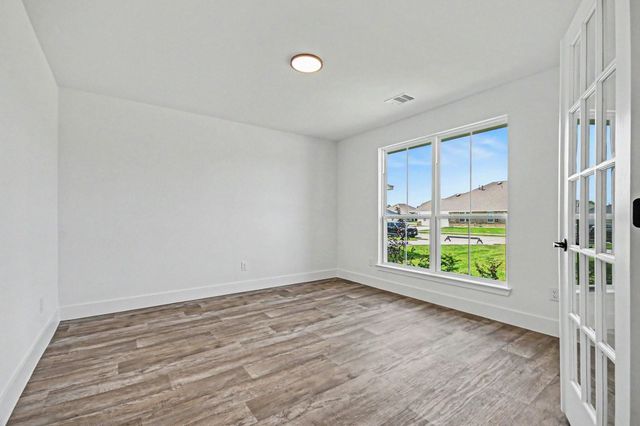 724 Greystone Lane, Angleton, TX 77515