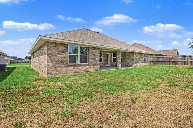 724 Greystone Lane, Angleton, TX 77515