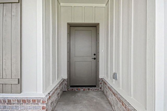 724 Greystone Lane, Angleton, TX 77515