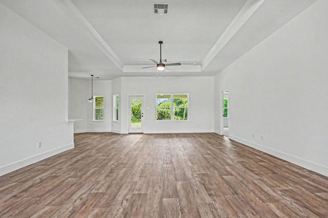 724 Greystone Lane, Angleton, TX 77515