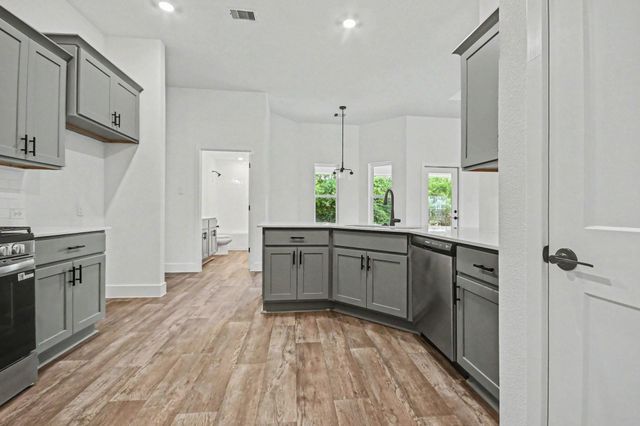 724 Greystone Lane, Angleton, TX 77515