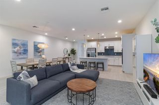 13021 Pembroke DR, Naples, FL 34105