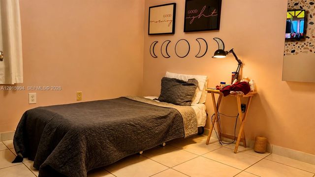 1734 W 57th Ter, Hialeah, FL 33012
