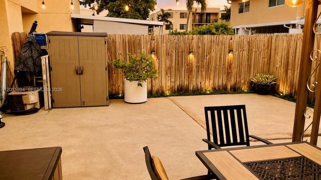 1734 W 57th Ter, Hialeah, FL 33012