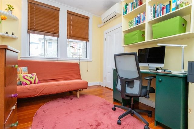 21 Lee Street 2R, Cambridge, MA 02139