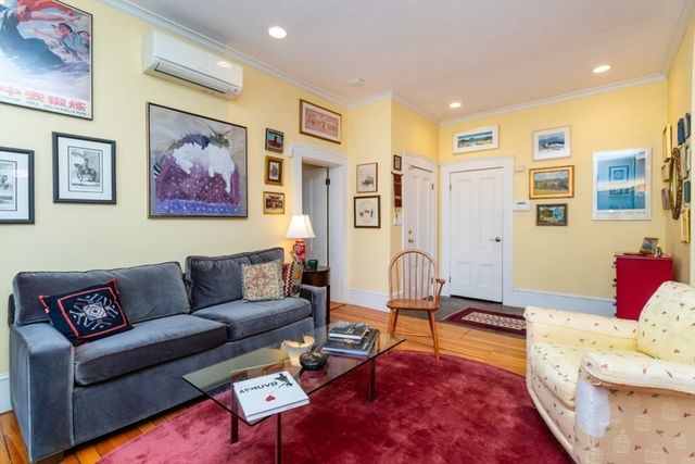 21 Lee Street 2R, Cambridge, MA 02139