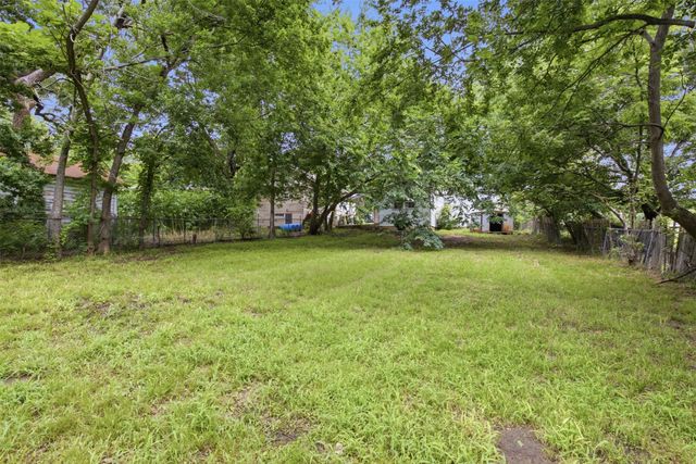 620 E Sears Street, Denison, TX 75021