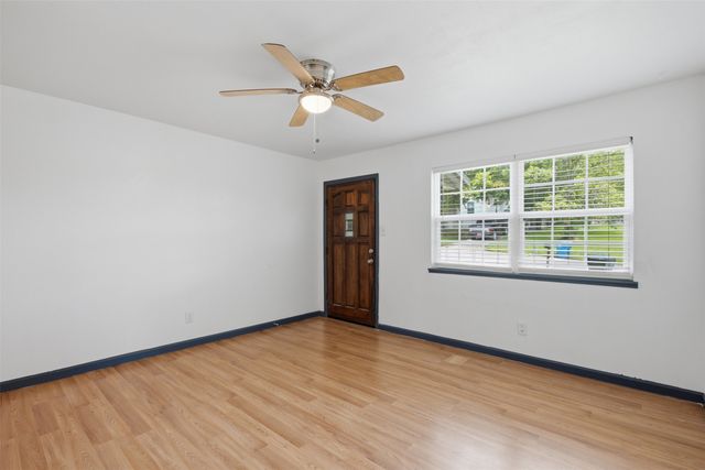 620 E Sears Street, Denison, TX 75021