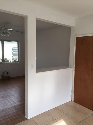 4740 Pine Tree Dr 26, Miami Beach, FL 33140