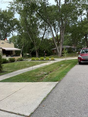 18570 BUNGALOW Drive, Lathrup Village, MI 48076