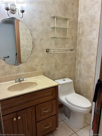 18570 BUNGALOW Drive, Lathrup Village, MI 48076