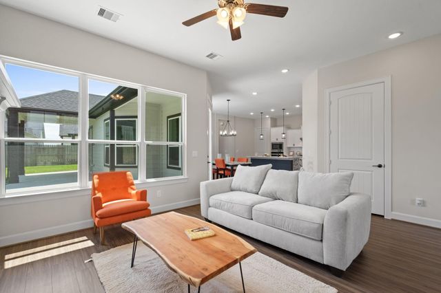 1206 Hidden Oaks Dr, Tomball, TX 77375