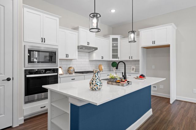 1206 Hidden Oaks Dr, Tomball, TX 77375