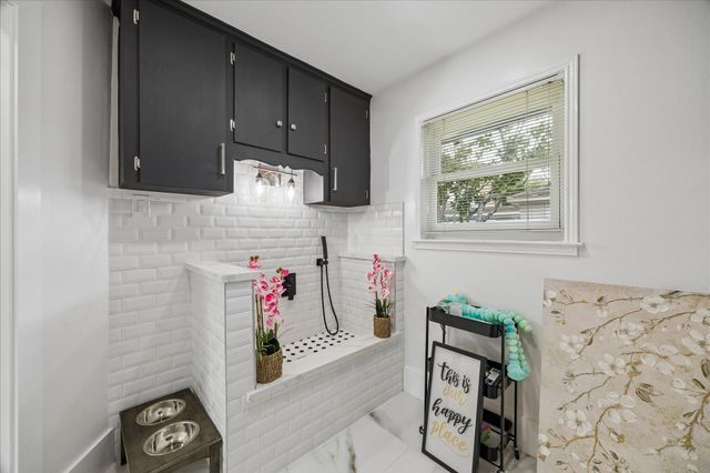 7711 Meadowvale Drive, Houston, TX 77063