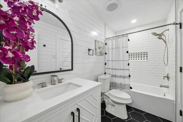 7711 Meadowvale Drive, Houston, TX 77063