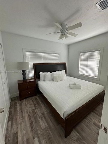 1376 NW 41st St, Miami, FL 33142