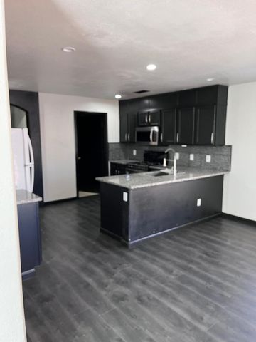 6436 Michelangelo Lane NW, Albuquerque, NM 87114