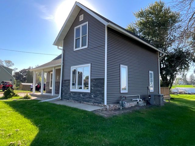 211 Fisher Avenue, Ossian, IA 52161