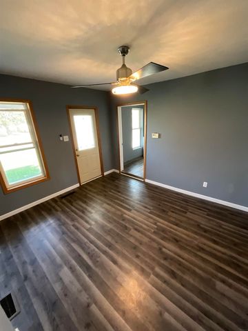 211 Fisher Avenue, Ossian, IA 52161