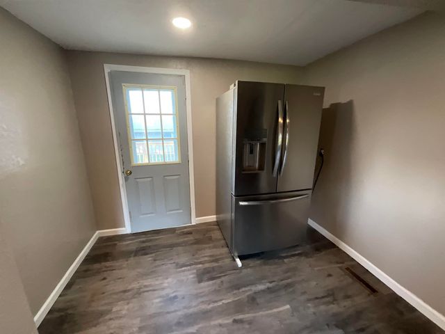 211 Fisher Avenue, Ossian, IA 52161