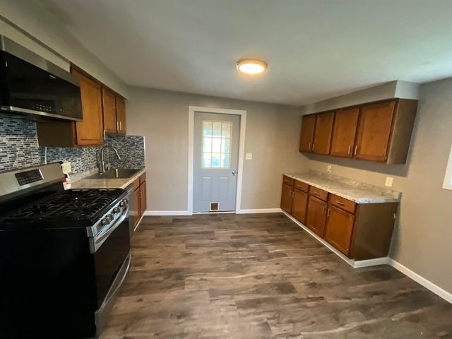 211 Fisher Avenue, Ossian, IA 52161