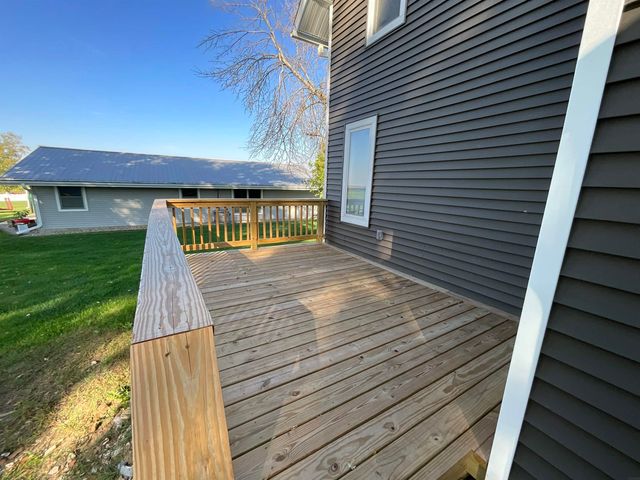 211 Fisher Avenue, Ossian, IA 52161