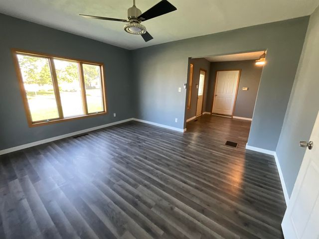 211 Fisher Avenue, Ossian, IA 52161