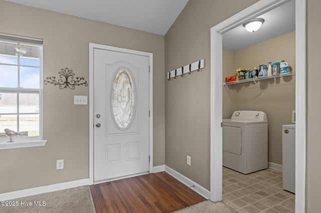 616 Parsley Drive, Hubert, NC 28539
