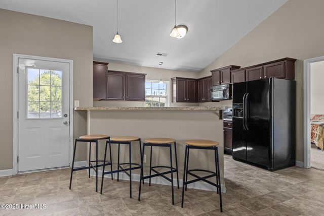 616 Parsley Drive, Hubert, NC 28539