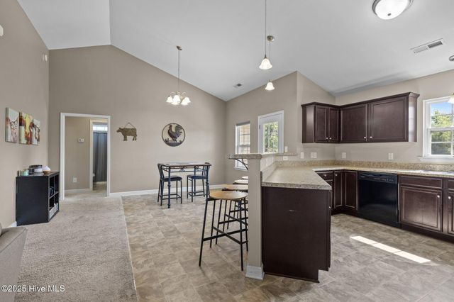 616 Parsley Drive, Hubert, NC 28539