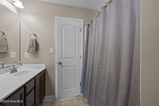 616 Parsley Drive, Hubert, NC 28539