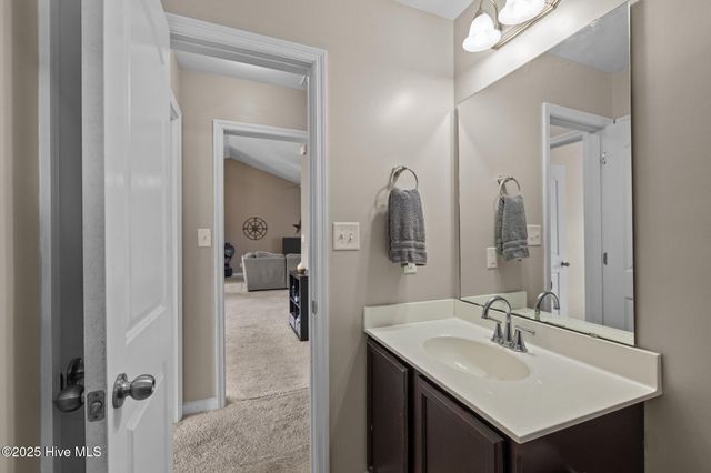 616 Parsley Drive, Hubert, NC 28539