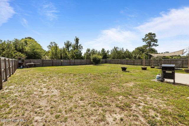 616 Parsley Drive, Hubert, NC 28539