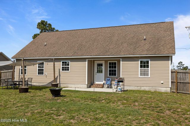 616 Parsley Drive, Hubert, NC 28539