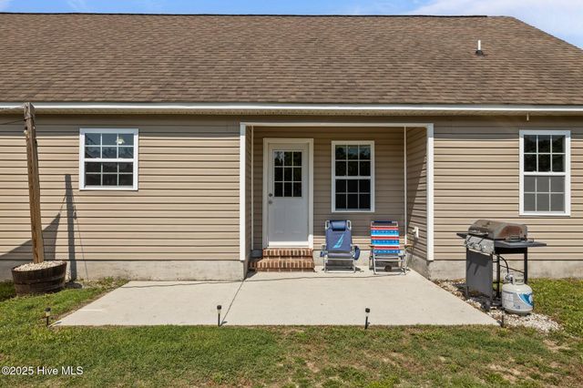 616 Parsley Drive, Hubert, NC 28539