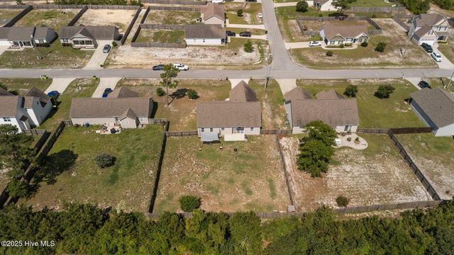 616 Parsley Drive, Hubert, NC 28539