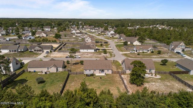 616 Parsley Drive, Hubert, NC 28539