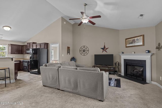616 Parsley Drive, Hubert, NC 28539
