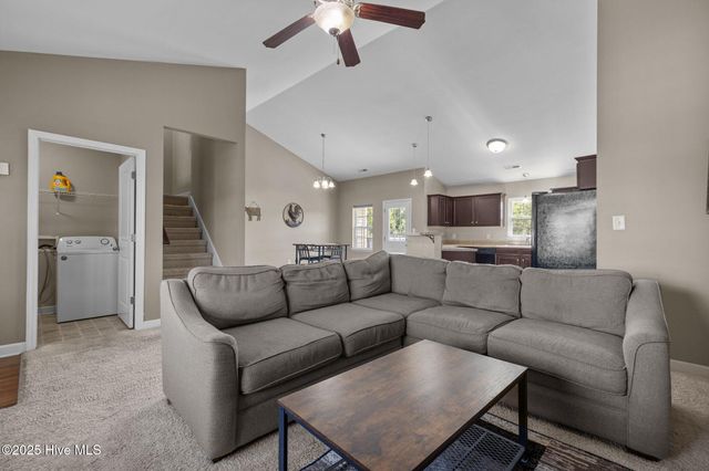 616 Parsley Drive, Hubert, NC 28539