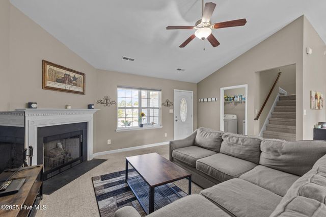 616 Parsley Drive, Hubert, NC 28539