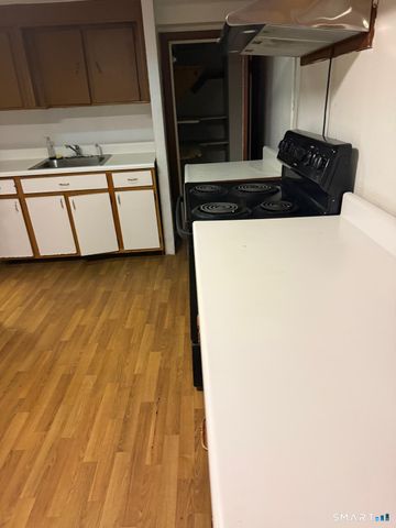 120 Evergreen Avenue, Hartford, CT 06105