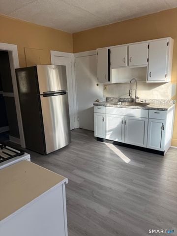 120 Evergreen Avenue, Hartford, CT 06105